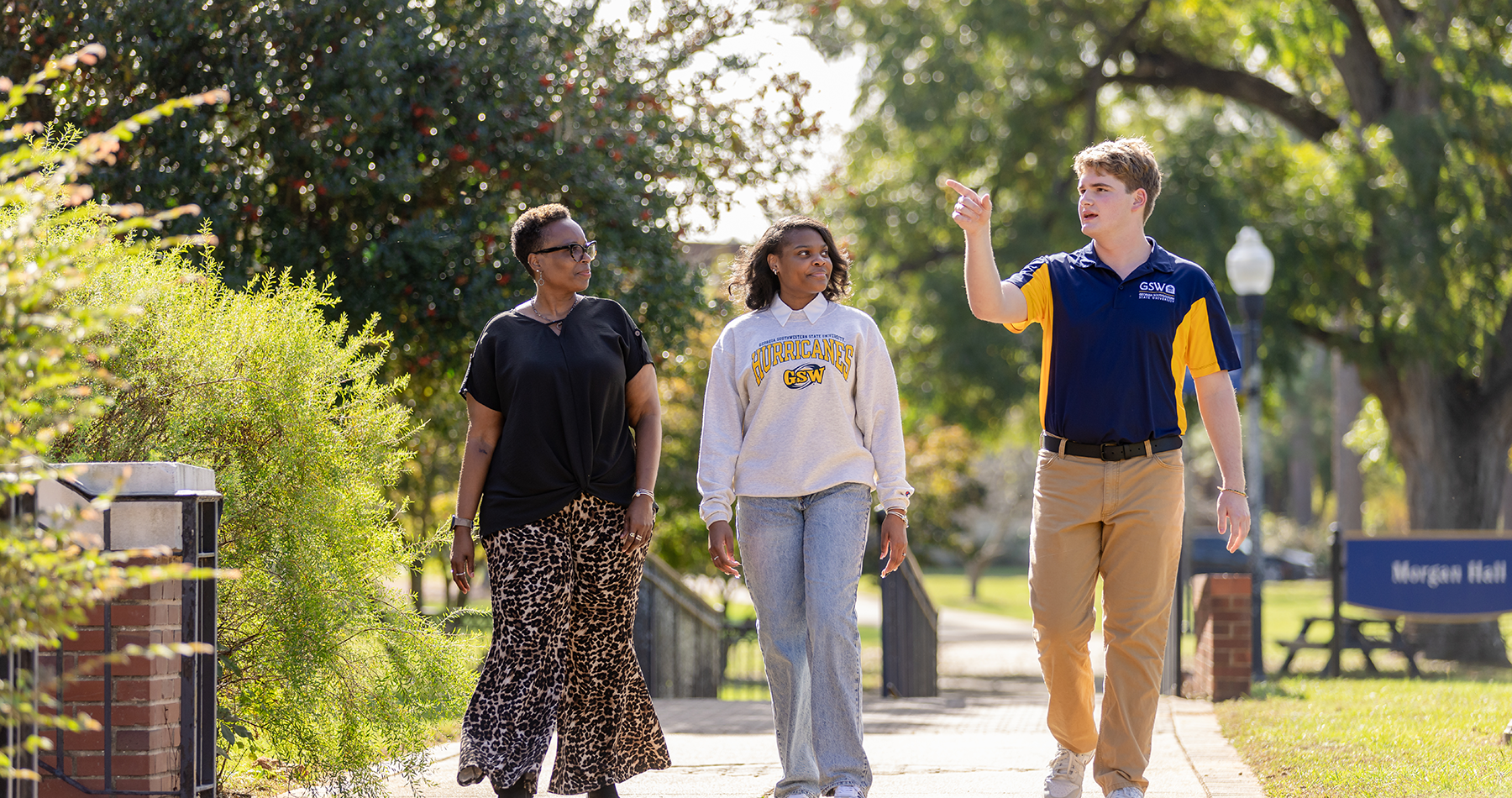 Student guided campus tour