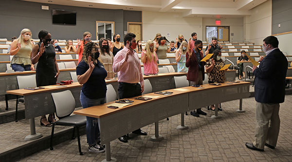 SGA students swear in