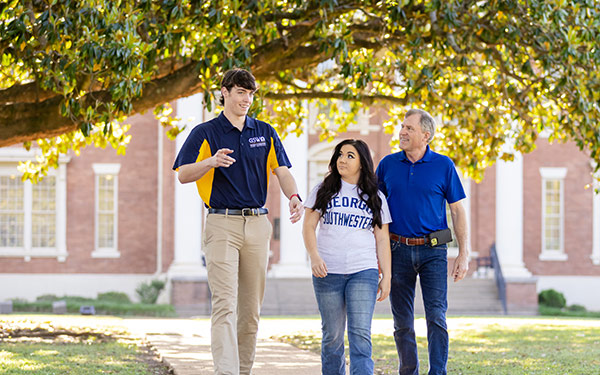 Student touring GSW campus by current GSW student