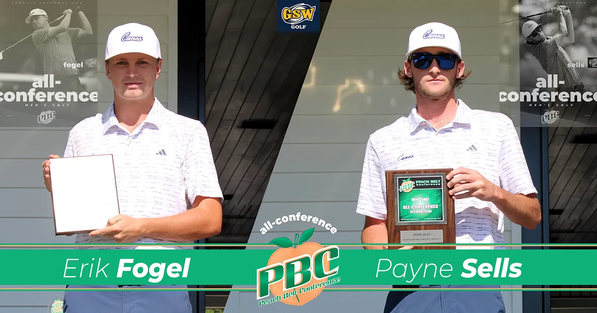 golfers hold award