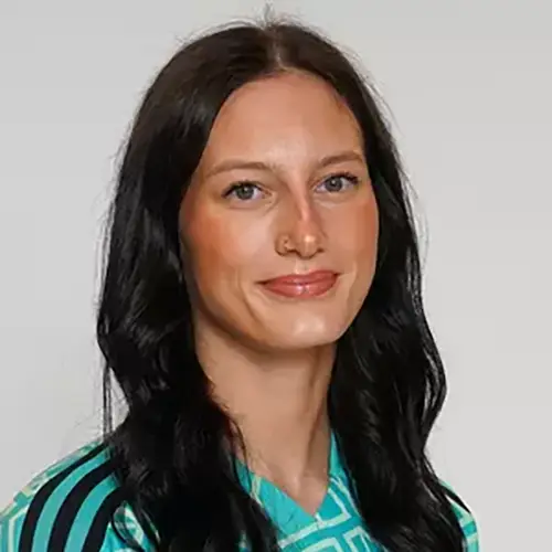 headshot of Hannah Garrett