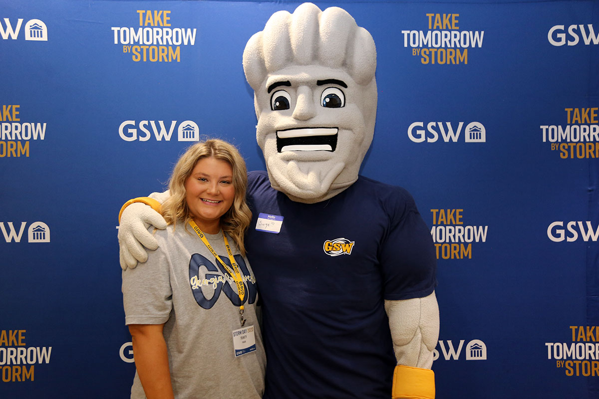 Incoming GSW students get to meet Surge!