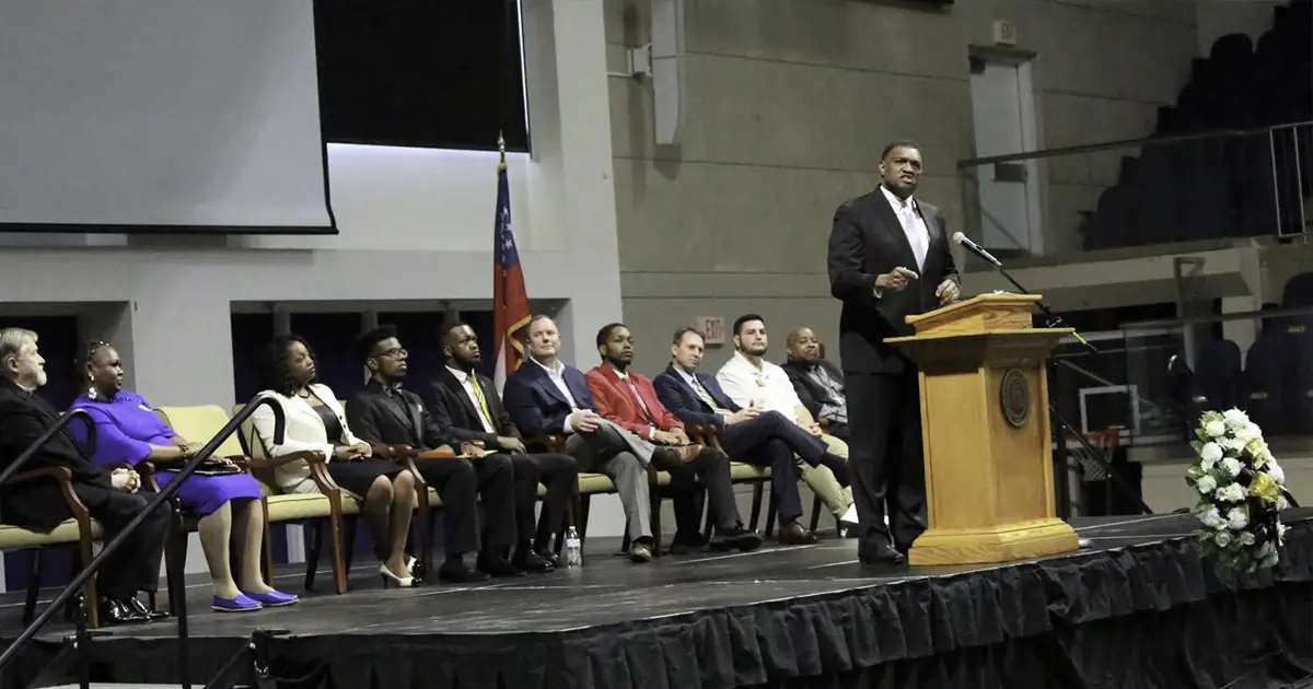 Sheriff Eric Bryant delivers convocation