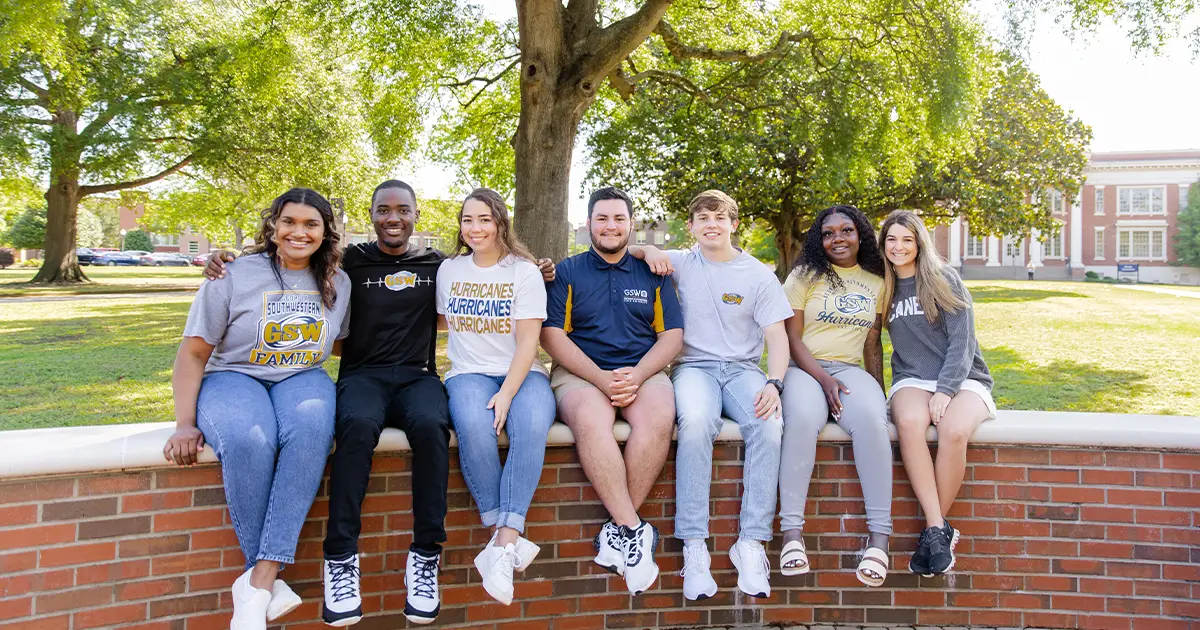 GSW students in front of Wheatley Administration Building