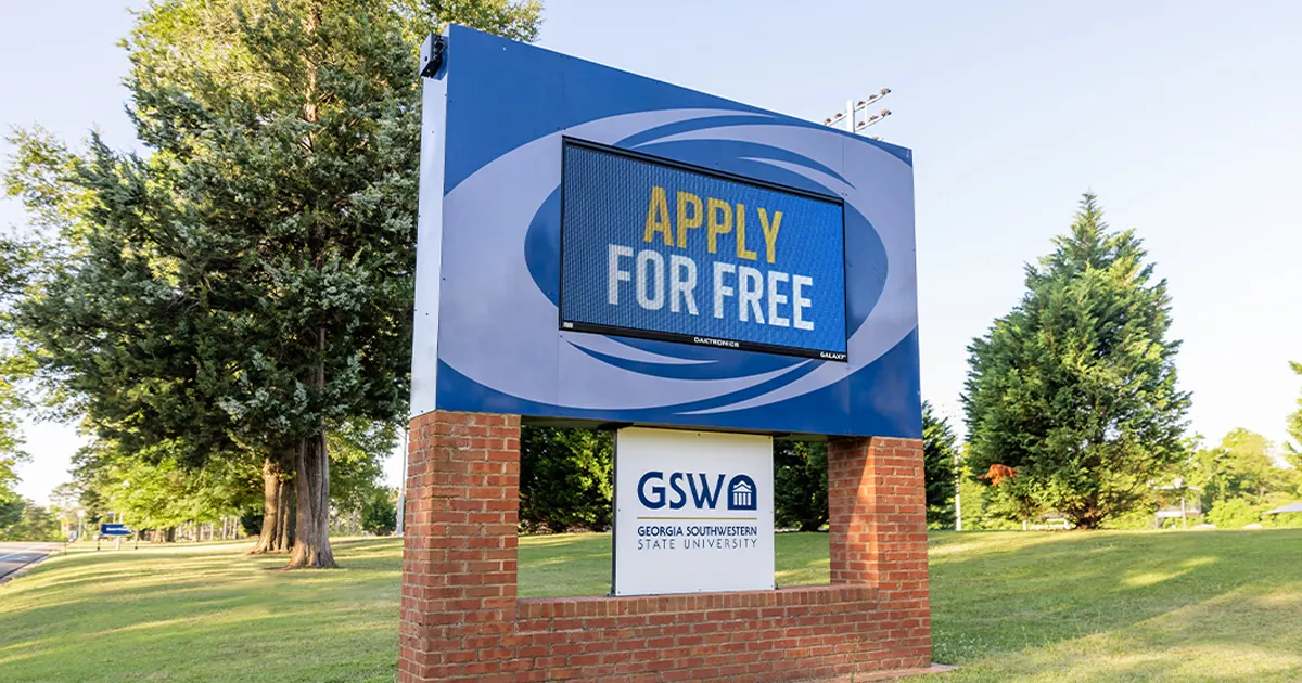 GSW outdoor digital signage displaying Apply for Free